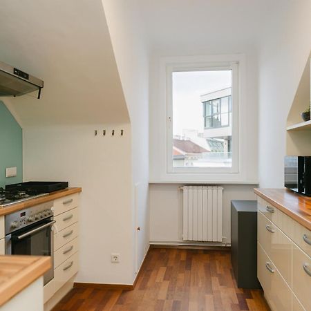 Comfy Apt For 4-6, 5 Min To Center, No Lift Currently Wien Ngoại thất bức ảnh