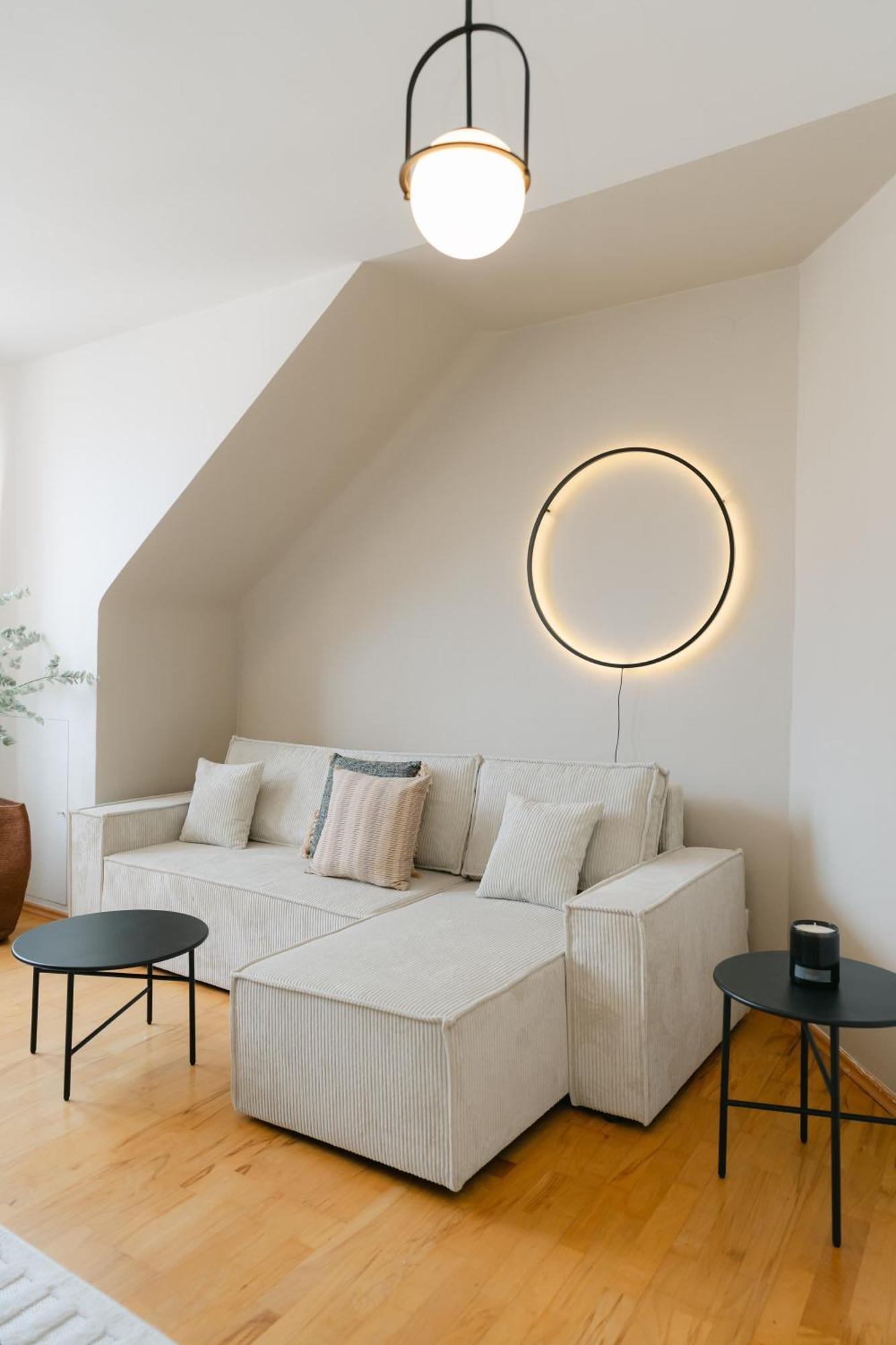Comfy Apt For 4-6, 5 Min To Center, No Lift Currently Wien Ngoại thất bức ảnh